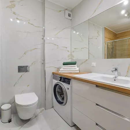 Pool Sauna Fitness Parking Free Apartment