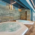 Pool Sauna Fitness Parking Free *